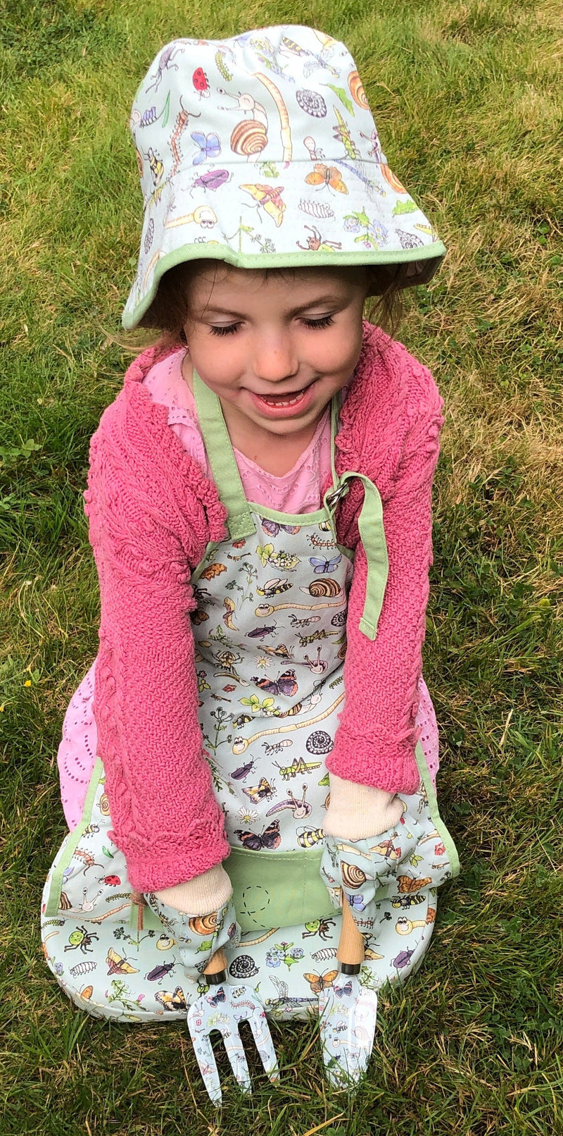 Gardening for Kids Little Nature Explorers Children's Green Garden Apron, Gloves, Sunhat and Kneeler Gift Set